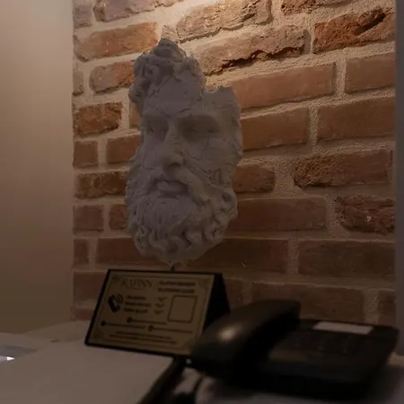 Rafinn Ξενοδοχείο *