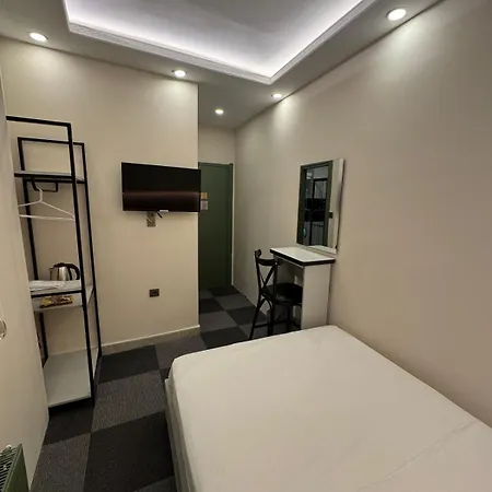 Rafinn Hotel *