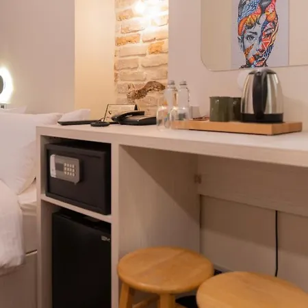 Rafinn Hotel *