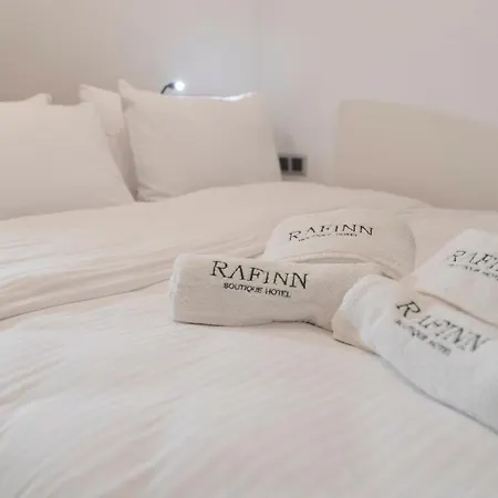 Отель Rafinn *